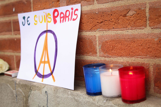 Pray for Paris foto di Pablo Tupin-Noriega (Wikimedia France)